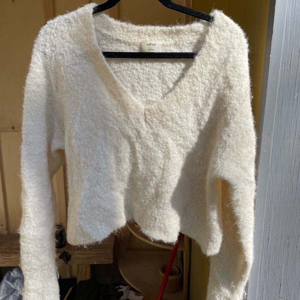 Sunday best women’s kitten v-neck sweater